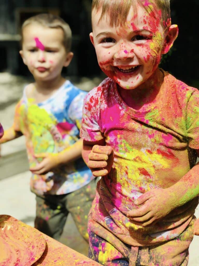 holi